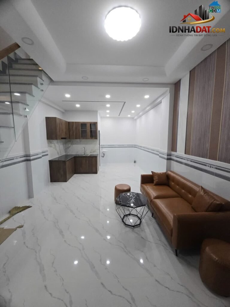 [Đánh Giá Bất Động Sản Sổ Đỏ] Nhà phố 32m2 trong hẻm Quận Tân Phú – Pháp lý sổ đỏ, vị trí thuận tiện