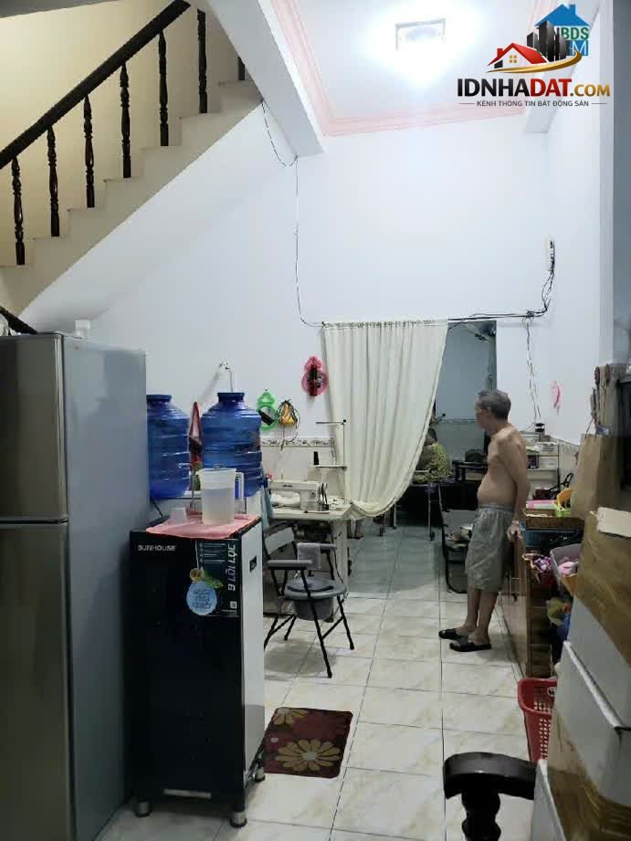 [Đánh Giá Bất Động Sản Sổ Đỏ] Nhà Mặt Phố 3 Tầng Tại Quận Tân Bình – Vị Trí Đắc Địa, Pháp Lý Rõ Ràng