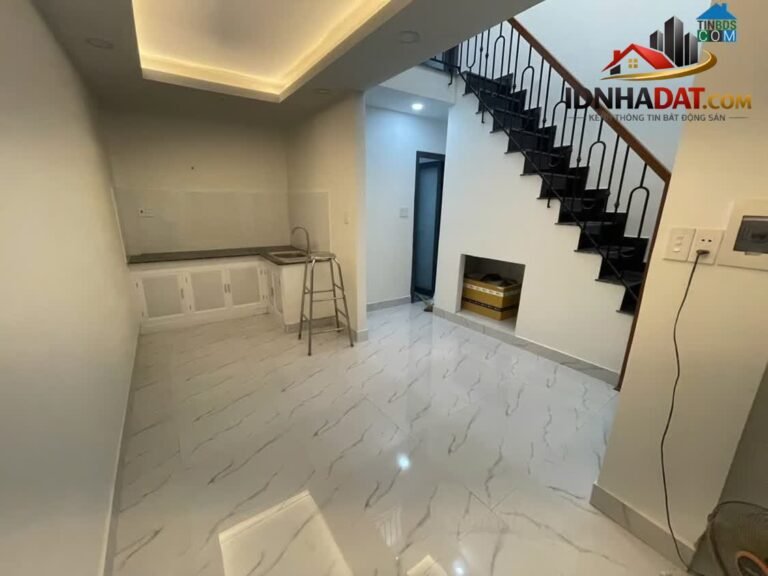 [Đánh Giá Bất Động Sản Sổ Đỏ] Nhà Phố 3 Tầng Gần Bệnh Viện Tân Phú, Pháp Lý Sổ Đỏ Rõ Ràng