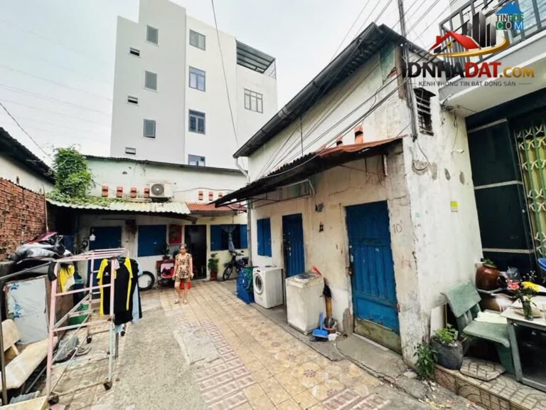[Đánh Giá Bất Động Sản Sổ Đỏ] Nhà HXH Phan Đình Phùng, Tân Sơn Nhì – Vị Trí Đắc Địa Với Pháp Lý Sổ Đỏ Rõ Ràng