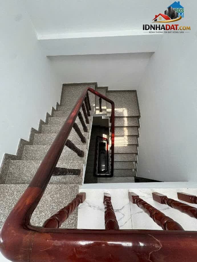 [Đánh Giá Bất Động Sản Sổ Đỏ] Nhà 4 Tầng Có Thang Máy Lê Văn Quới, Tân Phú – Vị Trí Đắc Địa, Pháp Lý Sổ Đỏ Rõ Ràng