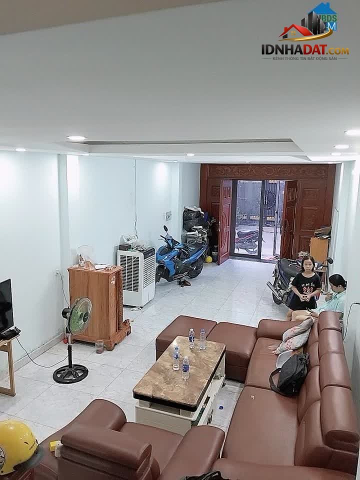 [Đánh Giá Bất Động Sản Sổ Đỏ] Nhà Mặt Tiền 80m2 Tại Bình Tân – Đầu Tư Đáng Giá Với Pháp Lý Rõ Ràng
