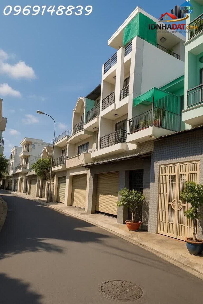 [Đánh Giá Bất Động Sản Sổ Đỏ] Nhà phố 3 tầng mặt tiền 4.4m tại Phú Thọ Hòa, Quận Tân Phú, TP.HCM – Tiềm năng đầu tư cao