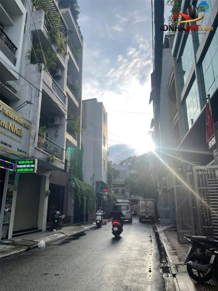 [Đánh Giá Bất Động Sản Sổ Đỏ] Nhà 3 Tầng Hẻm Xe Hơi Khu Bàu Cát, Tân Bình – Giá Trị Thực Tại Vị Trí Vàng