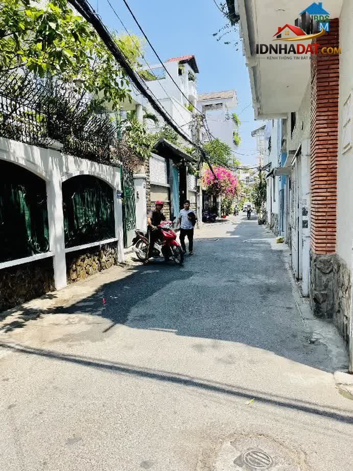 [Đánh Giá Bất Động Sản Sổ Đỏ] Nhà Phố 5 Tầng BTCT Hẻm Xe Hơi Lê Văn Sỹ, Quận Tân Bình – Vị Trí Chiến Lược Với Pháp Lý Sổ Đỏ Rõ Ràng