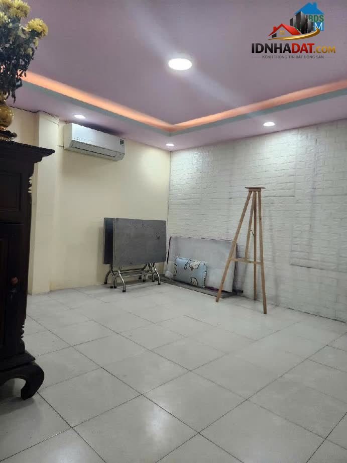[Review Nhà Đất Sổ Đỏ] Nhà Mặt Tiền Tân Hòa Đông, Quận Tân Phú: Vị Trí Đắc Địa, Pháp Lý Sổ Đỏ Rõ Ràng