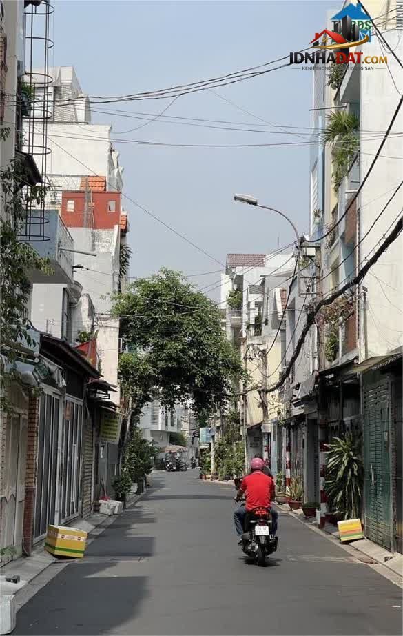 [Đánh Giá Bất Động Sản Sổ Đỏ] Nhà Hẻm 8m Tại Quận Tân Phú: Tiềm Năng Đầu Tư Cao Với Sổ Đỏ Rõ Ràng