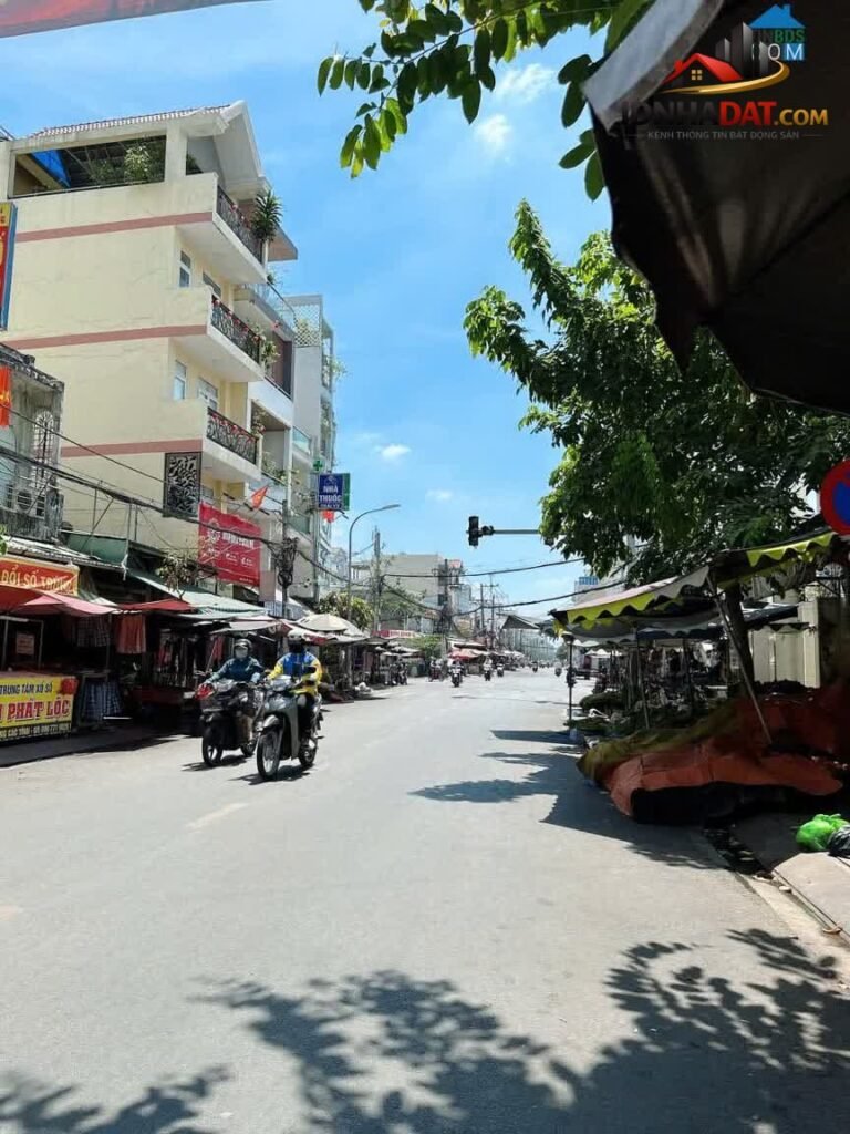 [Review Nhà Đất Sổ Đỏ] Nhà 4 Lầu Mái Thái 100m2 Tại Tân Bình, TP.HCM – Vị Trí Đắc Địa Gần Sân Bay