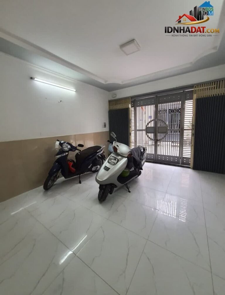 [Review Nhà Đất Sổ Đỏ] Nhà Phố 2 Tầng 36m2 Đường Văn Cao, Tân Phú – Vị Trí Đắc Địa Gần Aeon Mall
