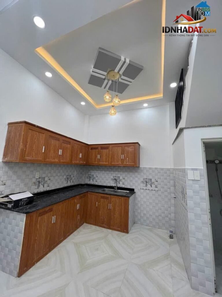 [Đánh Giá Bất Động Sản Sổ Đỏ] Nhà Mặt Tiền 4m Vỉa Hè Rộng Tại Bình Tân – Pháp Lý Sổ Đỏ Rõ Ràng