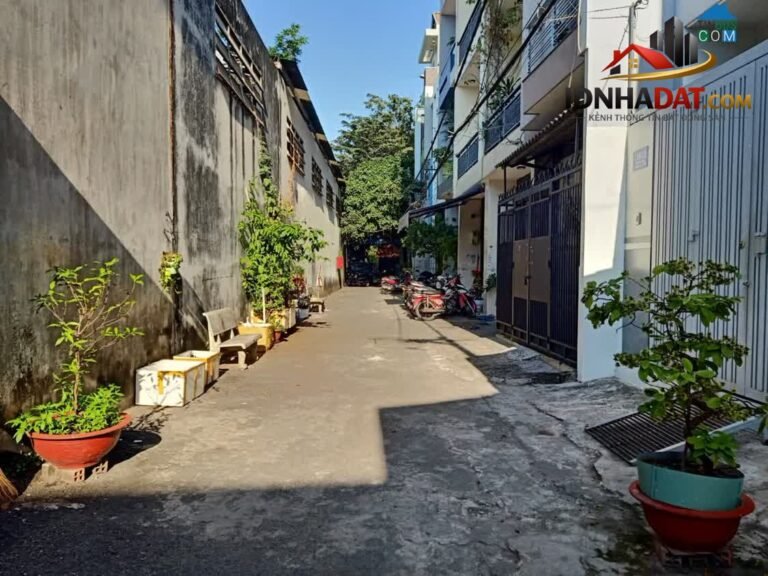 [Review Nhà Đất Sổ Đỏ] Nhà phố HXH 5m Dương Văn Dương, Tân Phú: Vị trí kết nối tốt, pháp lý sổ đỏ