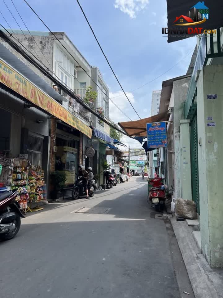 [Review Nhà Đất Sổ Đỏ] Nhà phố 3 tầng hẻm xe tải Đường Thoại Ngọc Hầu, Tân Phú – Pháp lý sổ đỏ rõ ràng, giá trị đầu tư hợp lý