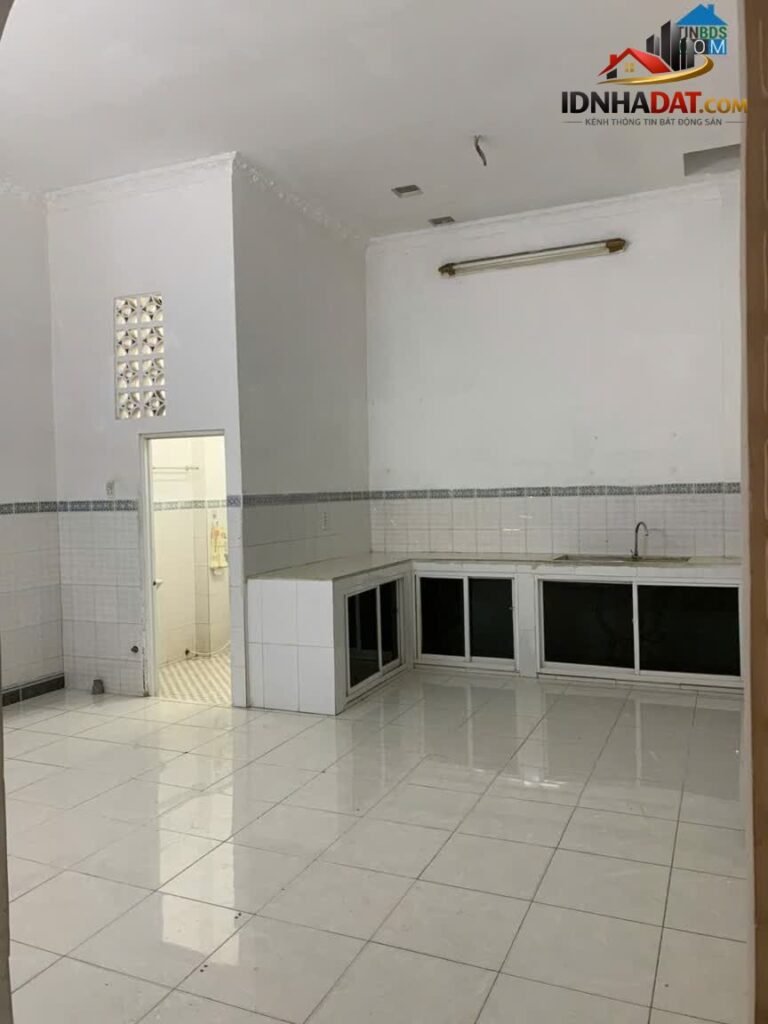 [Review Nhà Đất Sổ Đỏ] Nhà Phố Nguyễn Sơn Tân Phú: Vị Trí Thuận Lợi, Pháp Lý Rõ Ràng