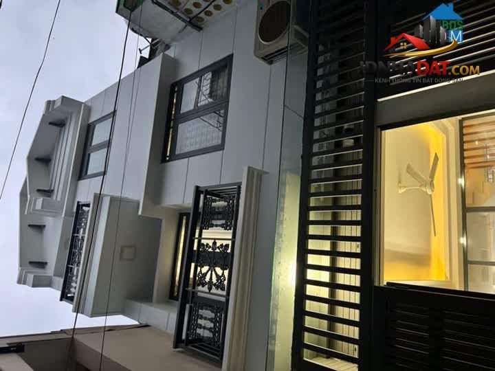 [Review Nhà Đất Sổ Đỏ] Biệt thự 3 tầng 4PN tại Tân Bình với pháp lý sổ đỏ đầy đủ