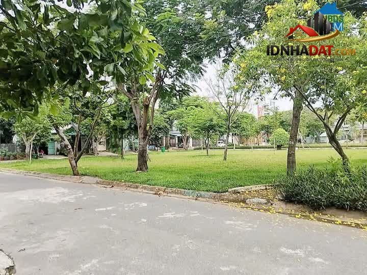 [Đánh Giá Bất Động Sản Sổ Đỏ] Nhà phố 4 tầng view công viên tại Bình Tân, TP Hồ Chí Minh – Pháp lý rõ ràng với sổ đỏ