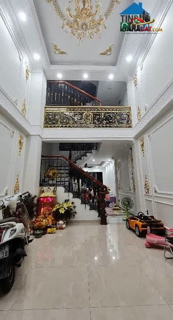 [Đánh Giá Bất Động Sản Sổ Đỏ] Nhà Mặt Tiền Đường Nhựa 8M Tại Quận Bình Tân – Pháp Lý Sổ Đỏ Rõ Ràng