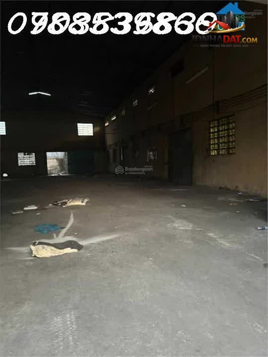 [Đánh Giá Bất Động Sản Sổ Đỏ] Kho mặt tiền 620m² tại Quận Tân Phú, TP Hồ Chí Minh – Vị trí đắc địa và pháp lý rõ ràng