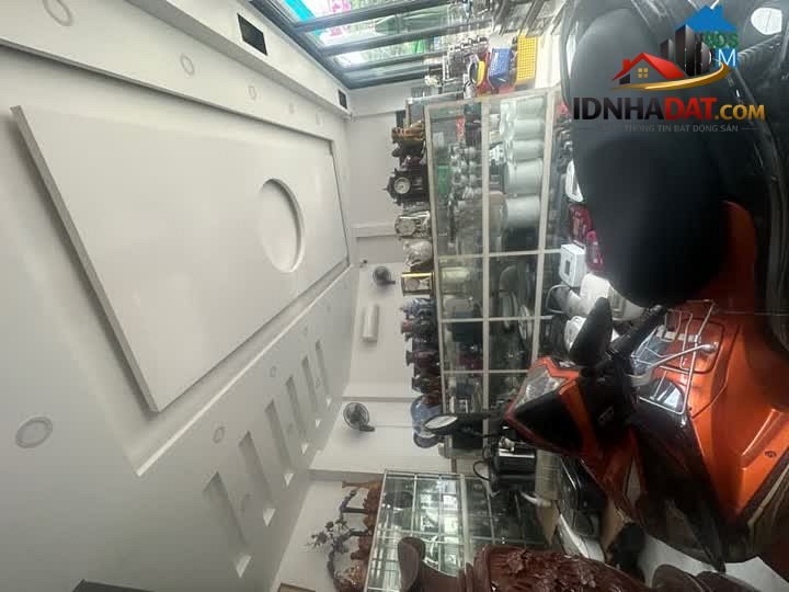 [Đánh Giá Bất Động Sản Sổ Đỏ] Nhà Mặt Tiền Kênh Nước Đen, Bình Tân – Pháp Lý Rõ Ràng, Tiềm Năng Tăng Giá Cao
