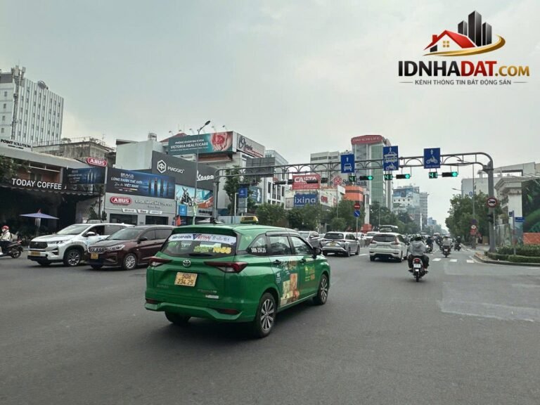 [Đánh Giá Bất Động Sản Sổ Đỏ] Nhà phố 4 tầng có thang máy tại Quận Phú Nhuận, TP Hồ Chí Minh – Vị trí đắc địa, pháp lý rõ ràng với sổ đỏ
