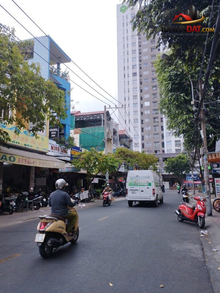 [Đánh Giá Bất Động Sản Sổ Đỏ] Nhà phố 4x13m tại Khu Tô Hiệu, Quận Tân Phú – Pháp lý rõ ràng, tiện ích xung quanh