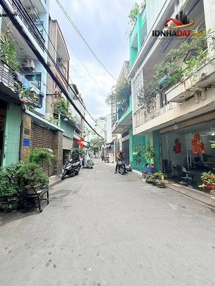 [Review Nhà Đất Sổ Đỏ] Nhà mặt phố Lạc Long Quân, Quận Tân Bình: Vị trí đẹp, pháp lý rõ ràng