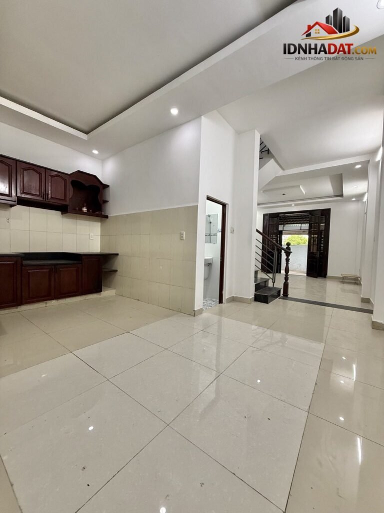 [Đánh Giá Bất Động Sản Sổ Đỏ] Nhà phố thổ cư có sổ đỏ tại Trường Chinh, Tân Phú – Vị trí thuận lợi và pháp lý rõ ràng