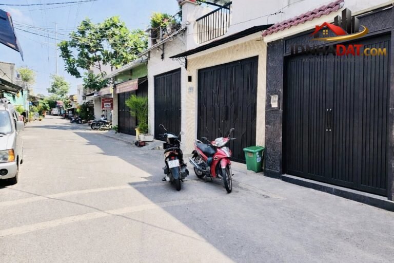 [Review Nhà Đất Sổ Đỏ] Nhà mặt tiền 3 tầng tại chợ Gò Xoài, Bình Tân – Tiềm năng kinh doanh lớn