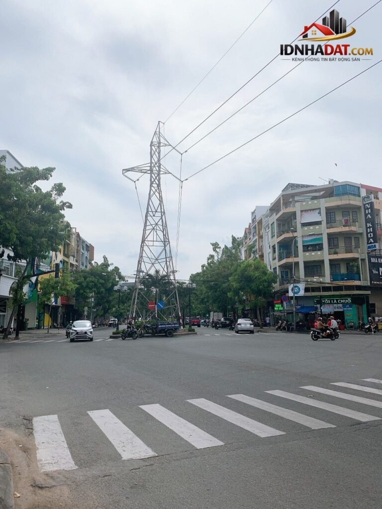 [Đánh Giá Bất Động Sản Sổ Đỏ] Nhà Mặt Phố Quận Phú Nhuận – Vị Trí Đắc Địa Trên Phan Xích Long