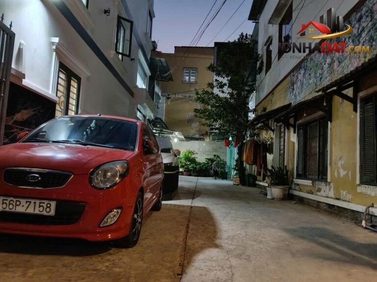 [Review Nhà Đất Sổ Đỏ] Nhà phố 2 phòng ngủ tại Bình Tân, sổ đỏ chính chủ, vị trí chiến lược gần chợ Bình Thành