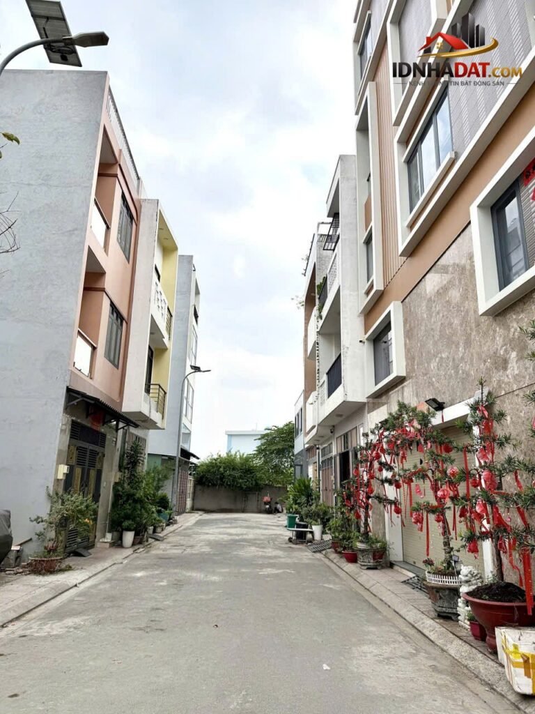 [Review Nhà Đất Sổ Đỏ] Nhà phố 4 tầng hẻm 6m Đ số 3 BHH, Bình Tân – Vị trí kết nối thuận lợi, pháp lý sổ đỏ đầy đủ