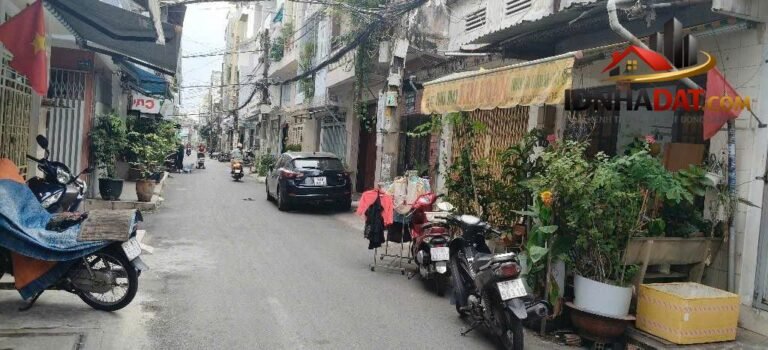 [Review Nhà Đất Sổ Đỏ] Nhà Mặt Phố Lạc Long Quân, Quận 11 – Sổ Đỏ Chính Chủ, Vị Trí Đắc Địa