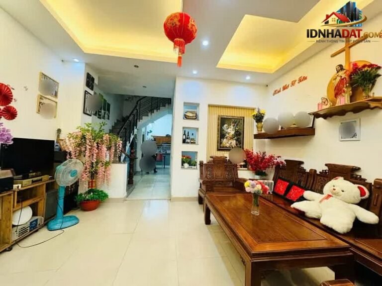 [Đánh Giá Bất Động Sản Sổ Đỏ] Nhà phố 81 m² tại Phường 11, Quận Phú Nhuận – Vị trí trung tâm, pháp lý rõ ràng