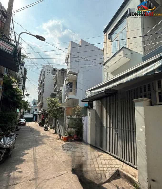 [Đánh Giá Bất Động Sản Sổ Đỏ] Nhà phố 2 tầng tại Phú Thọ Hòa, Tân Phú – Pháp lý sổ đỏ rõ ràng, giá trị khai thác cao