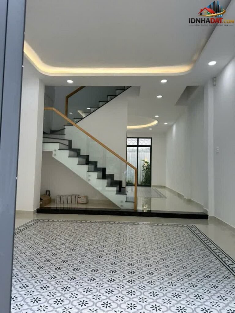 [Đánh Giá Bất Động Sản Sổ Đỏ] Nhà Phố 3 Tầng Tại Phường 5, Quận Bình Thạnh – Vị Trí Thuận Lợi, Pháp Lý Rõ Ràng