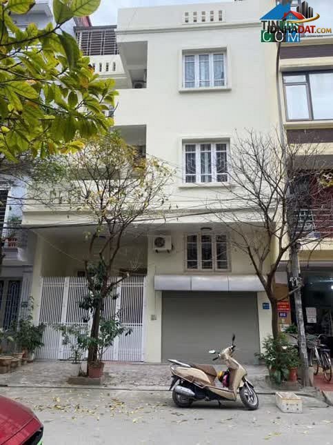 [Đánh Giá Bất Động Sản Sổ Đỏ] Nhà mặt phố Đường Hùng Vương, Quận 6, Hồ Chí Minh: Vị trí đắc địa, pháp lý rõ ràng