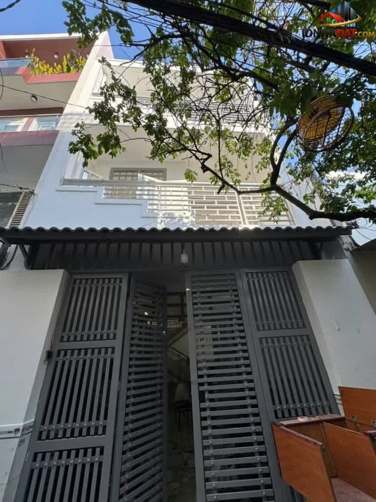 [Đánh Giá Bất Động Sản Sổ Đỏ] Nhà phố 1 Trệt 2 Lầu Tại Đường Phú Thọ Hòa, Quận Tân Phú, HCM – Pháp Lý Rõ Ràng, Giá Hợp Lý