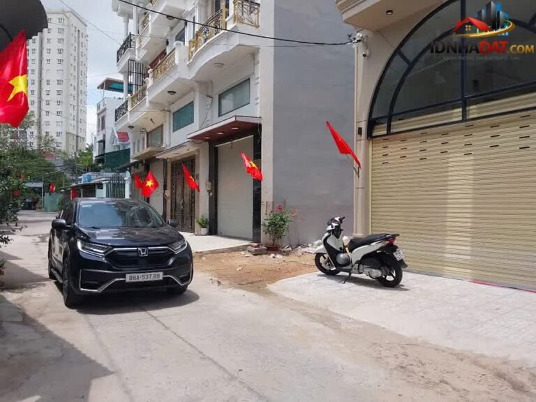 [Đánh Giá Bất Động Sản Sổ Đỏ] Nhà Mặt Tiền Kinh Doanh 4 Phòng Ngủ Tại Phường An Phú Đông, Quận 12