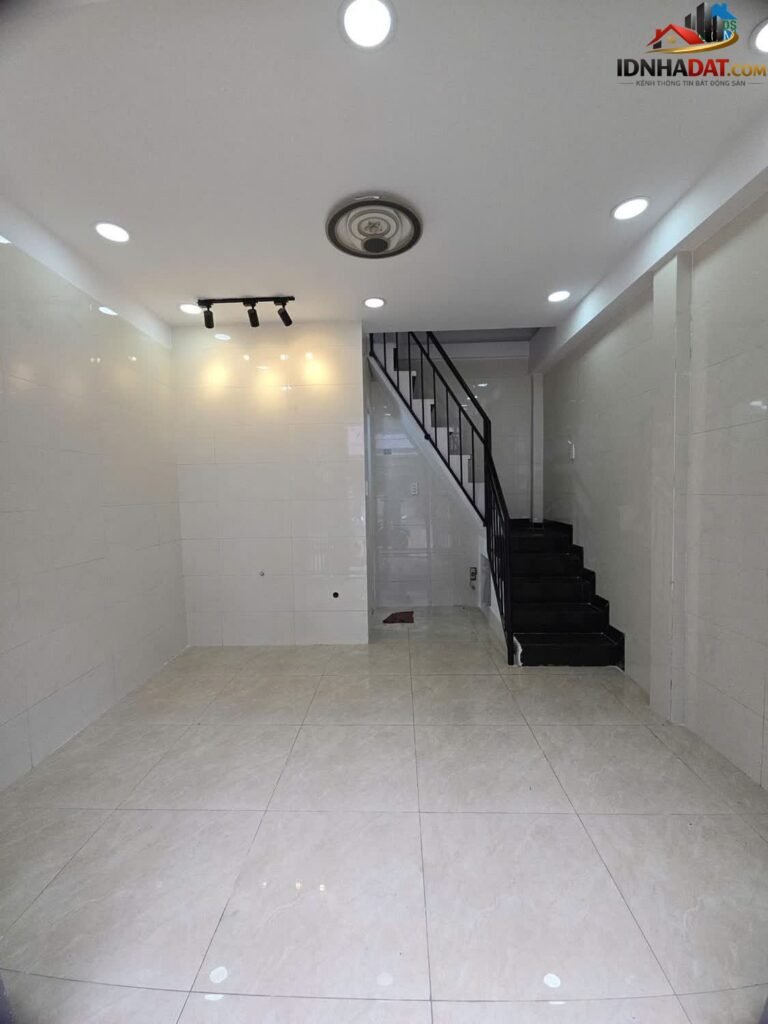 [Đánh Giá Bất Động Sản Sổ Đỏ] Nhà Mặt Phố Đường Phạm Văn Xảo, Quận Tân Phú – Sổ Đỏ Rõ Ràng, Tiềm Năng Kinh Doanh Cao