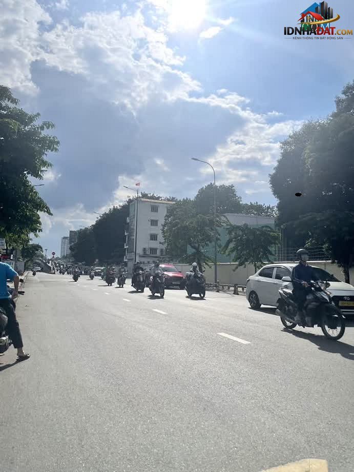 [Đánh Giá Bất Động Sản Sổ Đỏ] Nhà Mặt Phố Đường Lũy Bán Bích, Quận Tân Phú – Vị Trí Đắc Địa Với Pháp Lý Sổ Đỏ