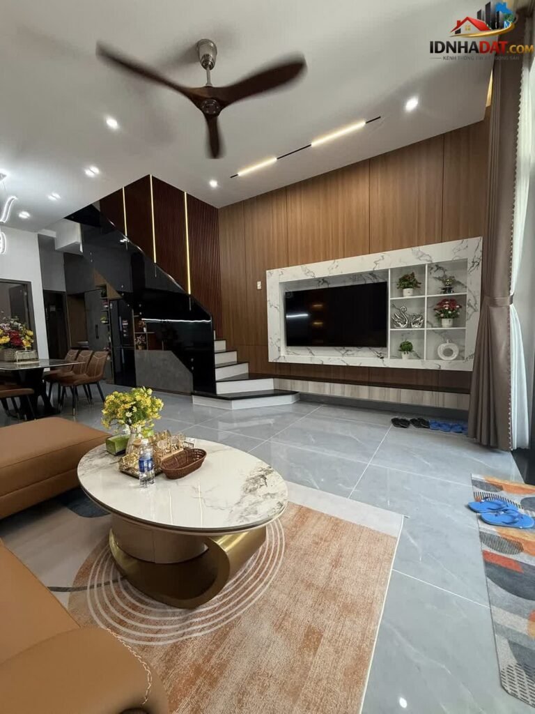 [Review Nhà Đất Sổ Đỏ] Bán nhà phố 3 tầng tại Đường Hòa Minh 14, Quận Liên Chiểu, Đà Nẵng – Sổ đỏ đầy đủ