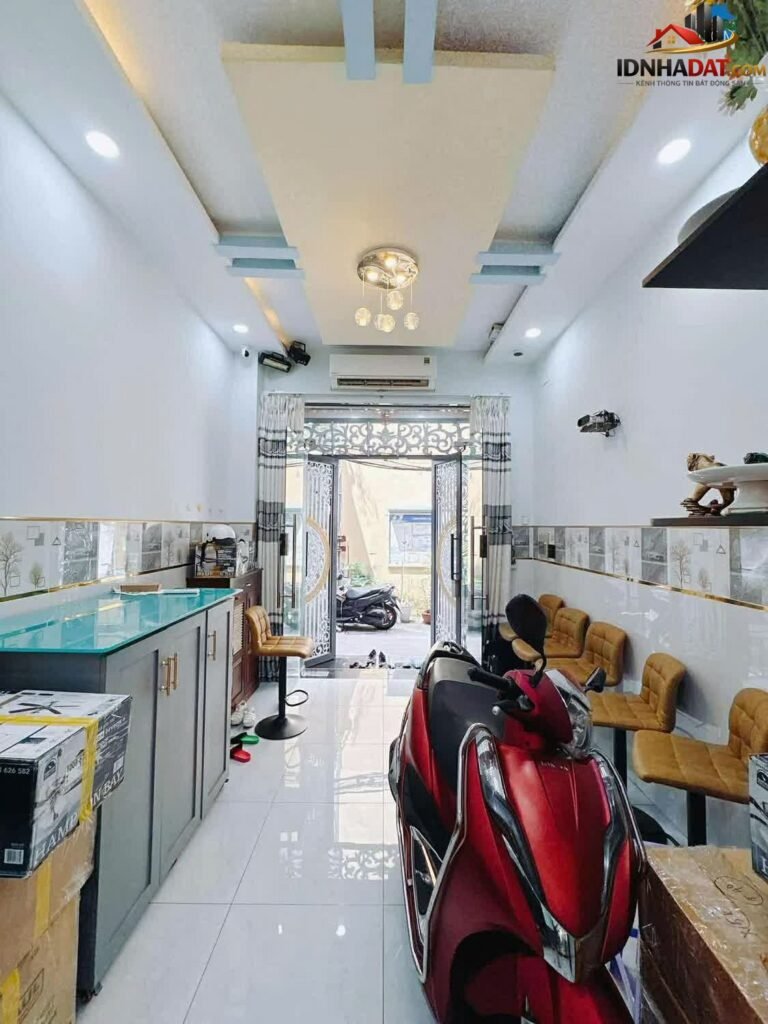 [Đánh Giá Bất Động Sản Sổ Đỏ] Nhà phố 1 trệt, 1 lầu tại Đường Đoàn Văn Bơ, Quận 4, TP.HCM – Vị trí đắc địa, pháp lý rõ ràng