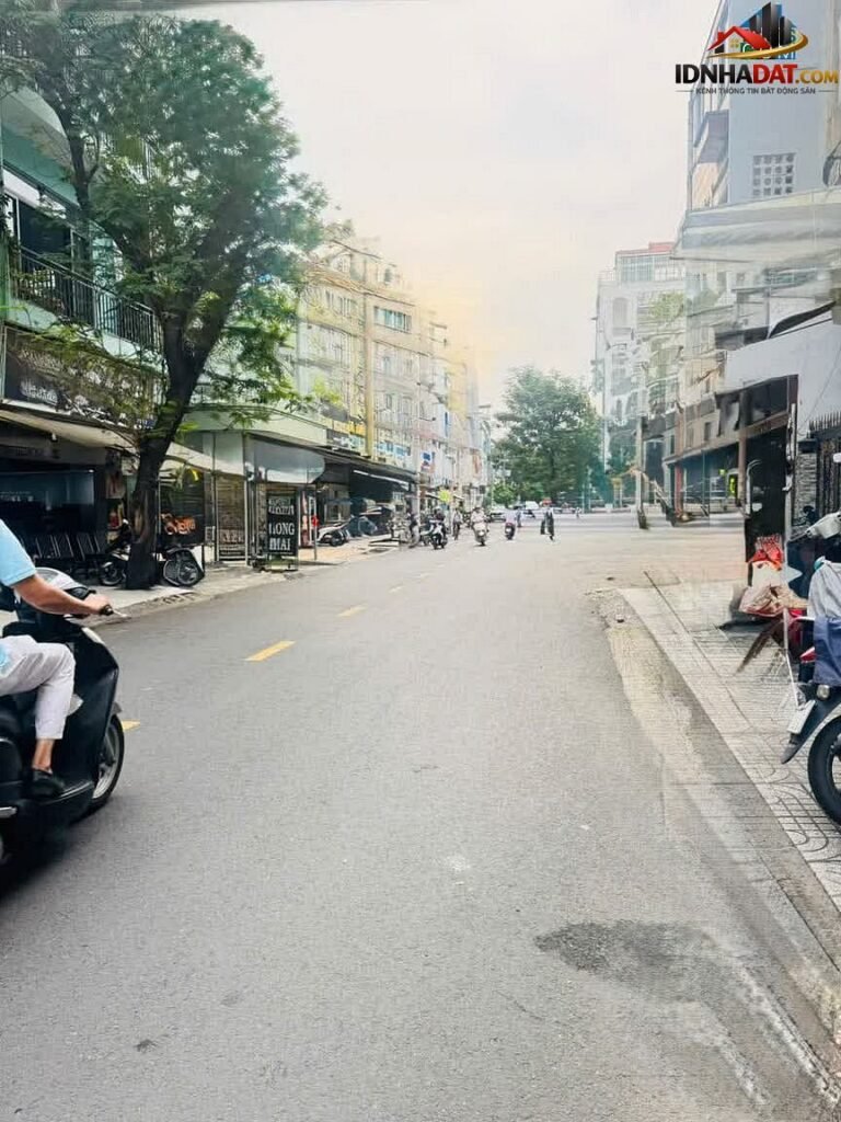 [Đánh Giá Bất Động Sản Sổ Đỏ] Nhà phố 5 tầng tại Đường Hòa Hảo, Quận 10 – Sổ đỏ chính chủ, vị trí đắc địa