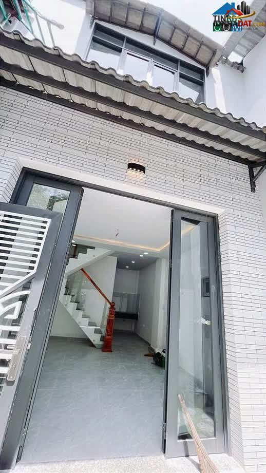 [Đánh Giá Bất Động Sản Sổ Đỏ] Nhà Đất Thổ Cư Có Sổ Đỏ 50m² Tại Đường Bến Vân Đồn, Quận 4, TP.HCM – Tiềm Năng Tăng Giá Cao