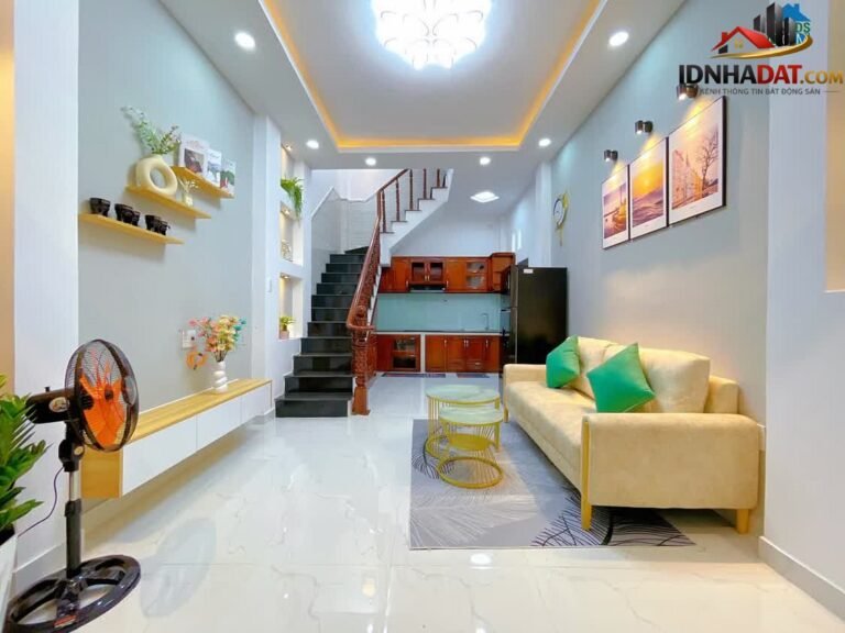 [Đánh Giá Bất Động Sản Sổ Đỏ] Nhà phố 40 m² tại Đường Tân Sơn Nhì, Quận Tân Phú – Có sổ đỏ, vị trí đắc địa