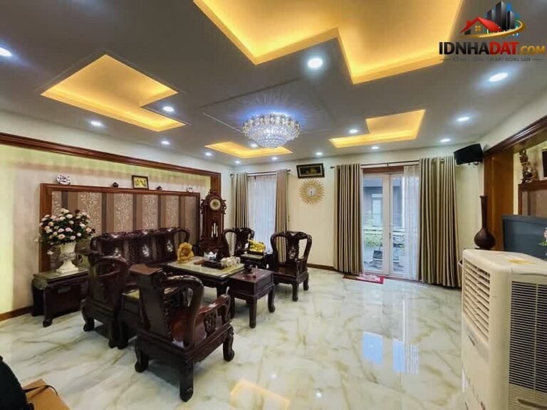 [Đánh Giá Bất Động Sản Sổ Đỏ] Biệt thự 4 tầng đường Hoa Bằng, Tân Sơn Nhì, Quận Tân Phú – Vị trí đắc địa, pháp lý sổ đỏ