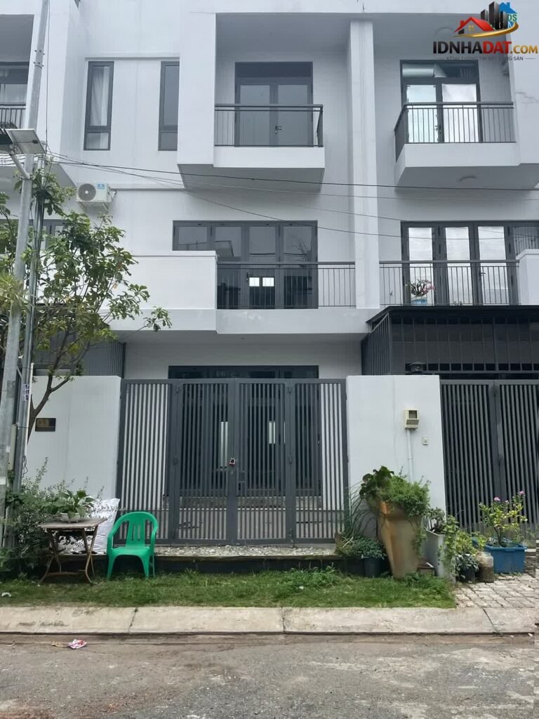 [Đánh Giá Bất Động Sản Sổ Đỏ] Nhà biệt thự tại Đường Lê Văn Lương, Huyện Nhà Bè, TP Hồ Chí Minh – Pháp lý rõ ràng, vị trí thuận lợi