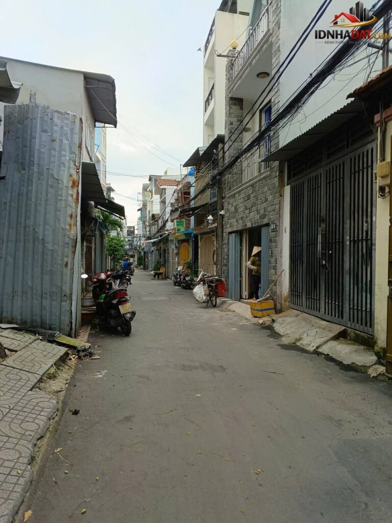 [Đánh Giá Bất Động Sản Sổ Đỏ] Nhà phố 2 tầng thổ cư có sổ đỏ tại Đường Huỳnh Văn Nghệ, Tân Bình, TP.HCM với vị trí thuận lợi gần sân bay