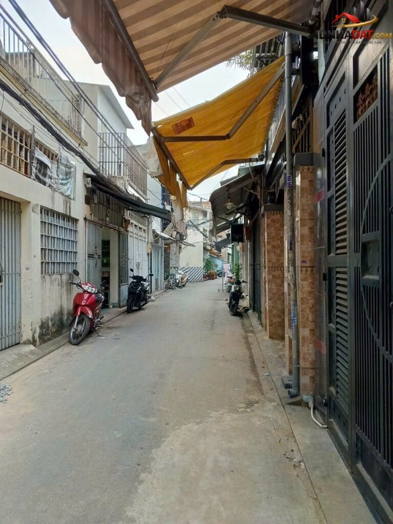 [Đánh Giá Bất Động Sản Sổ Đỏ] Nhà phố 2 tầng tại Phường 12, Quận Tân Bình, Hồ Chí Minh – Pháp lý sổ đỏ, vị trí thuận tiện