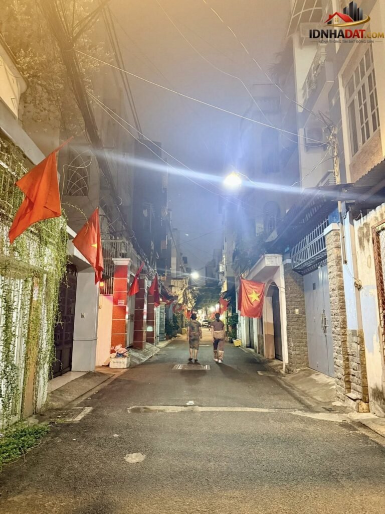 [Review Nhà Đất Sổ Đỏ] Nhà phố 3 tầng tại Phường 2, Quận Tân Bình – Vị trí yên tĩnh, pháp lý sổ đỏ rõ ràng