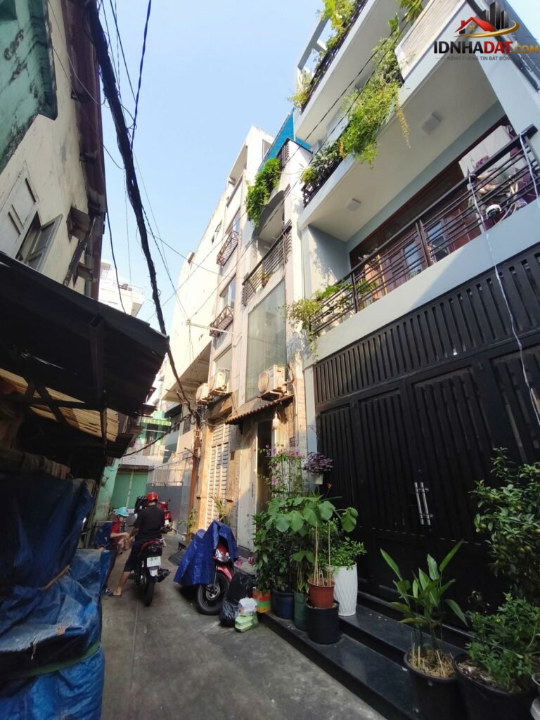 [Đánh Giá Bất Động Sản Sổ Đỏ] Nhà Hẻm Trần Bình Trọng, Phường 3, Quận 5 – Vị Trí Đắc Địa, Sổ Đỏ Rõ Ràng